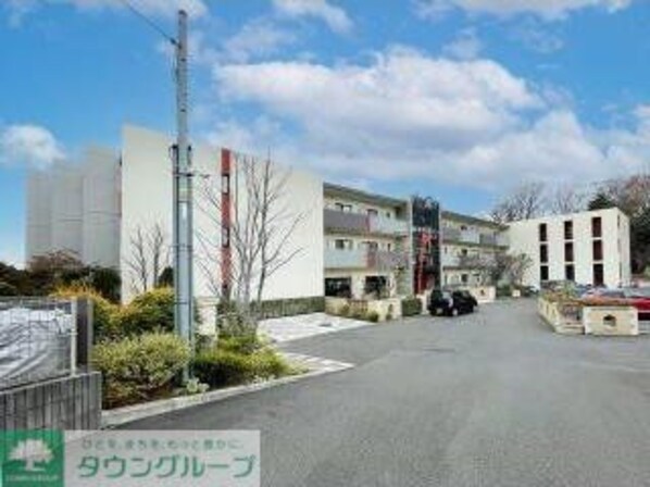 CRESCENT COURTの物件内観写真